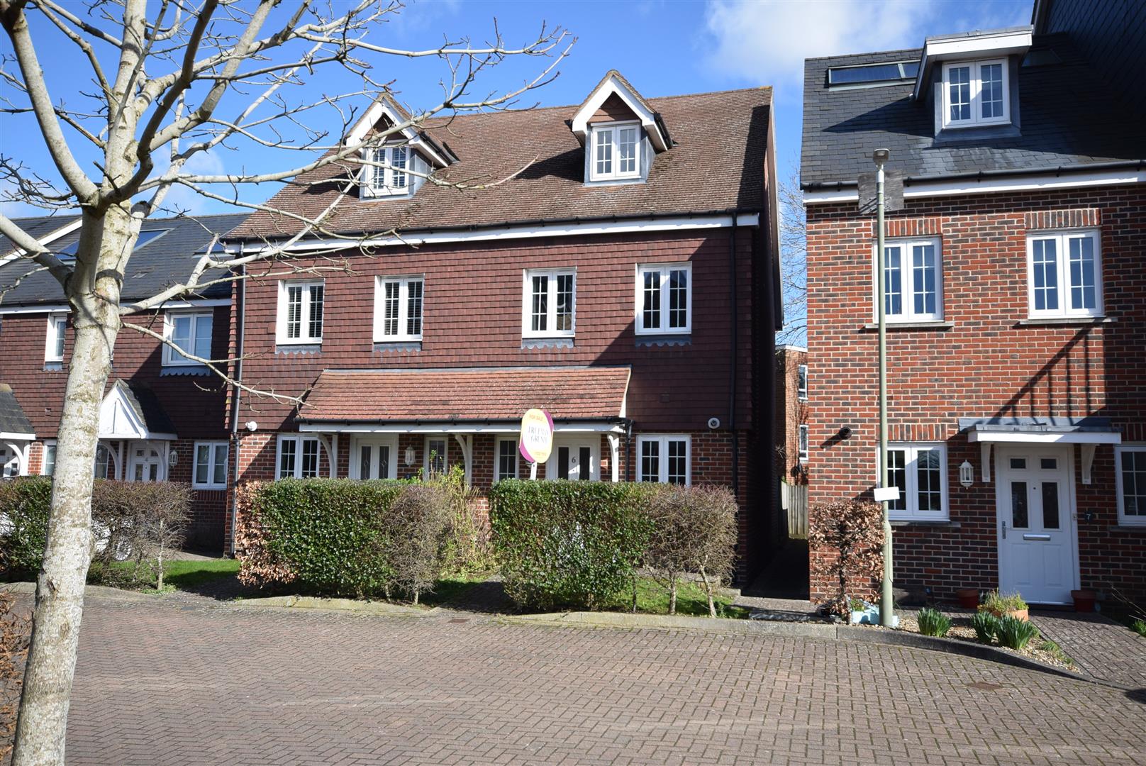 Trueman & Grundy Estate Agents Farnham, selling property in Farnham